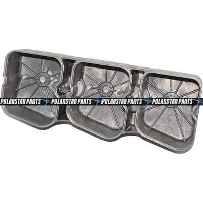 S6D102 ฝาครอบวาล์วเครื่องยนต์ดีเซล 6738-11-8111 Komatsu PC200-6 PC200-7